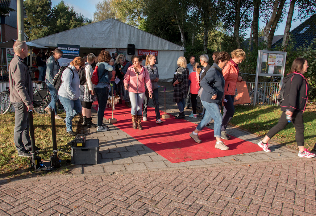 de-eerste-wandelaars-gaan-van-start